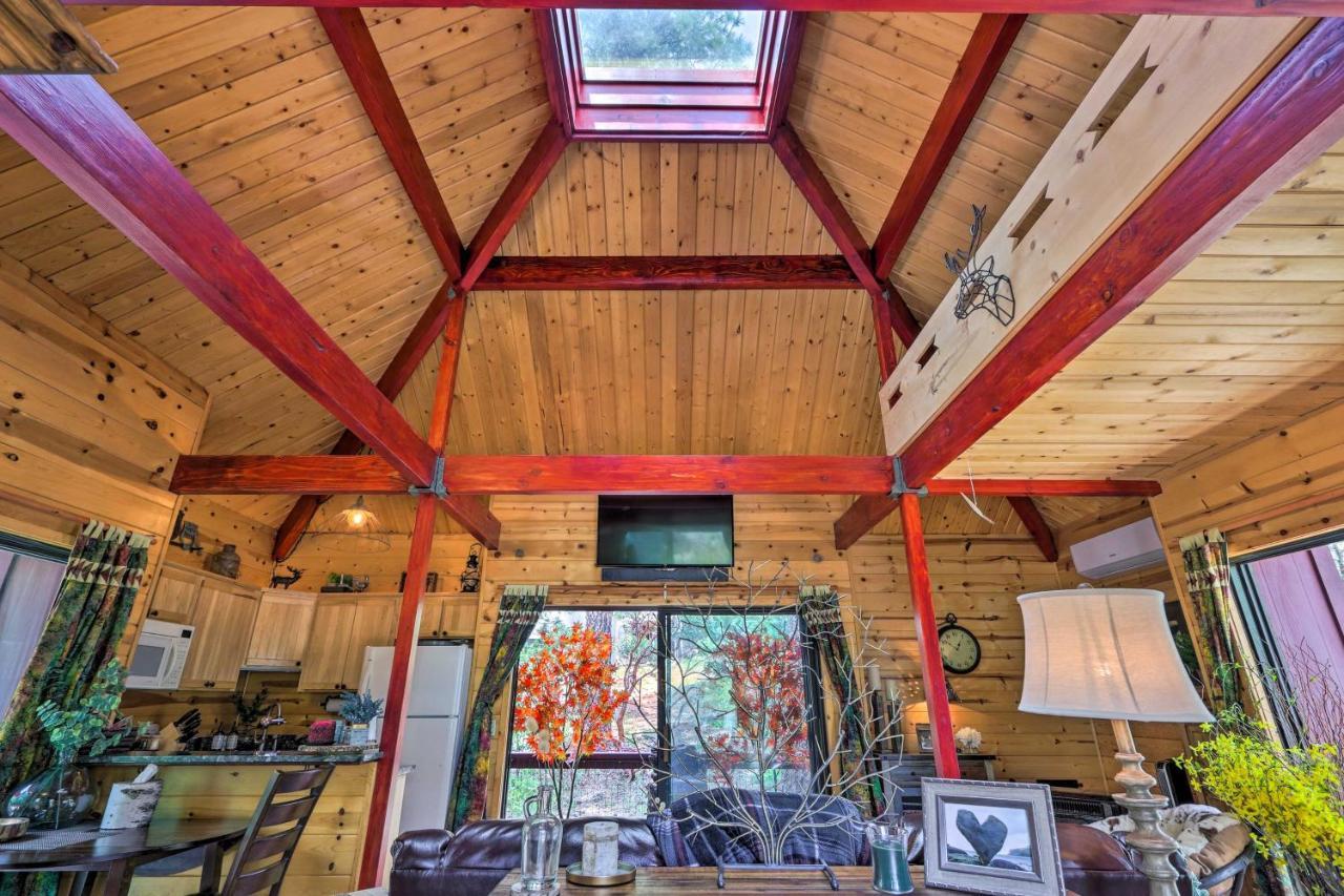 Romantic Strawberryandpine Studio Cabin With Deck! Экстерьер фото